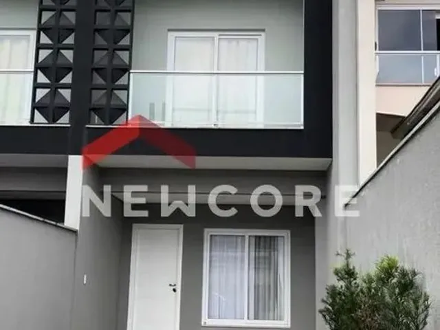 Imagem: A casa em condomínio possui 2 Dormitórios, 2 Suítes, 2