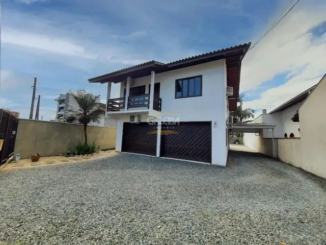 Imagem: Sobrado no Saguaçú com 3 Quartos para