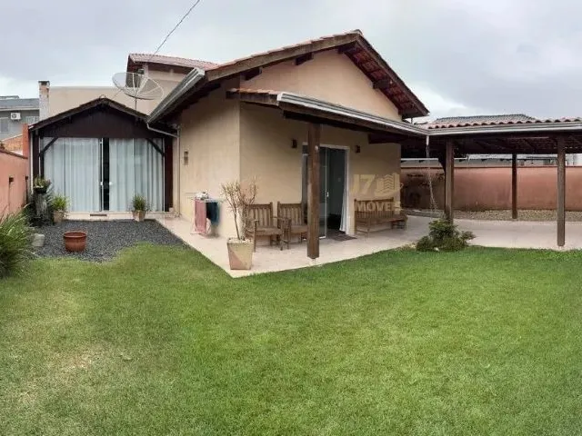 Imagem: A casa possui 5 Dormitórios, 2 Suítes, 4 Banheiros, 3
