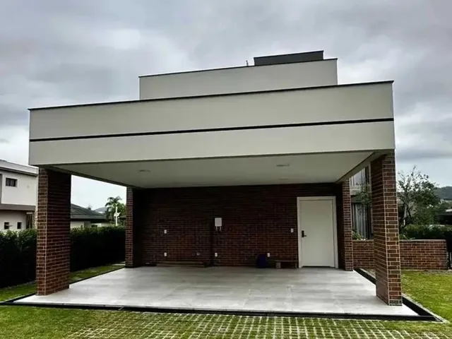 Imagem: Casa de Alto Padrão com 4 Suítes e 8 Vagas