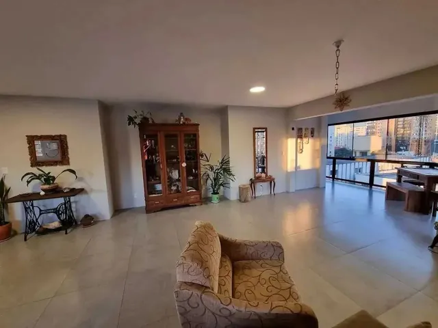 Imagem: Apartamento com 4 Dormitórios Sendo 1 Suíte