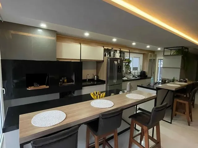 Imagem 9: Casa Mobiliada no Condomínio Caledônia com 4 Dormitórios Sendo 3 Suítes e 4 Vagas Em