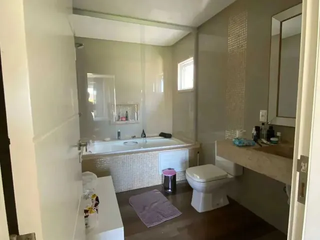 Imagem 10: Casa Mobiliada no Condomínio Caledônia com 4 Dormitórios Sendo 3 Suítes e 4 Vagas Em