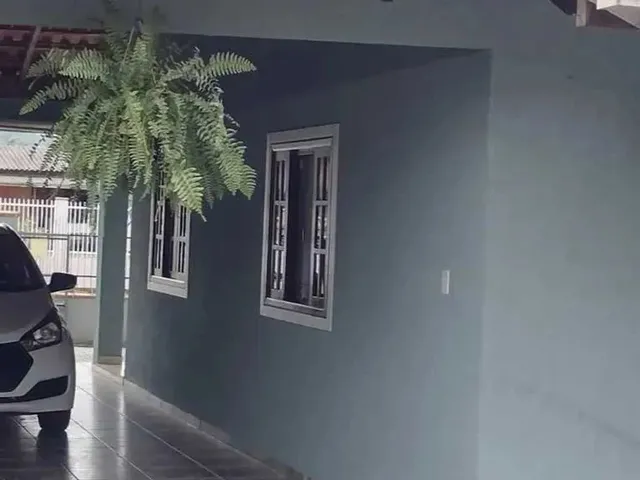 Imagem 2: Casa com 3 Dormitórios e 3 Vagas de Garagem - Morro do Meio