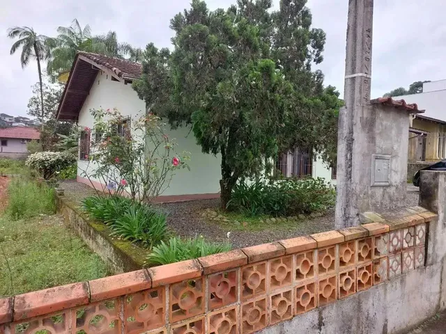 Imagem 3: Casa com 3 Dormitórios e Terreno Plano de 970M² Joinville/Sc