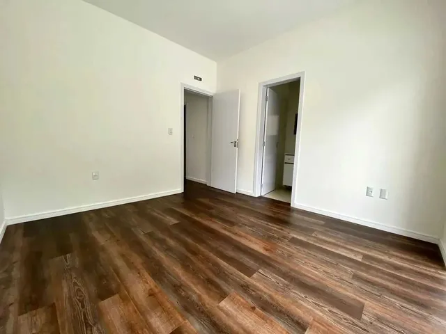 Imagem 13: Casa com 3 Dormitórios Sendo 1 Suíte e 2 Vagas de Garagem em Brusque