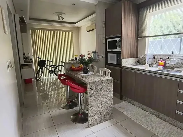 Imagem: Casa com 2 Dormitórios e 2 Vagas de Garagem