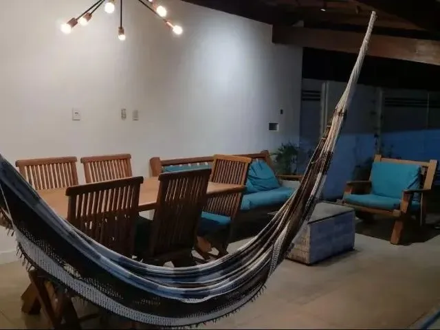 Imagem 3: Excelente Casa para Locação 4/4 (03 Suítes) com Espaço Gourmet e Piscina Privativa E