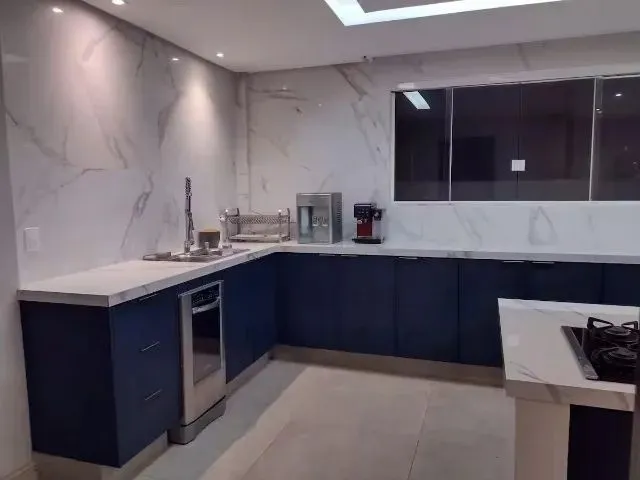 Imagem 12: Excelente Casa para Locação 4/4 (03 Suítes) com Espaço Gourmet e Piscina Privativa E