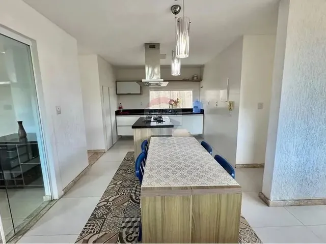 Imagem 12: Casa Duplex Semi-Mobiliada para Aluguel em Condominio com 5 Quartos - Abrantes