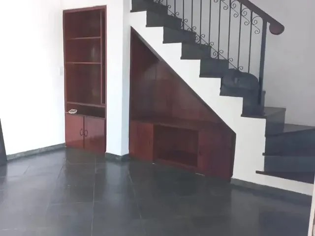 Imagem 10: Aluga-Se Casa Duplex Espaçosa!