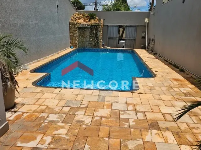 Imagem: A casa possui 1 Dormitório, 1 Banheiro, 2 Vagas na