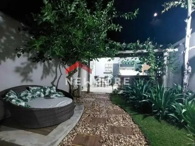 Imagem: A casa possui 2 Dormitórios, 1 Banheiro, 2 Vagas na