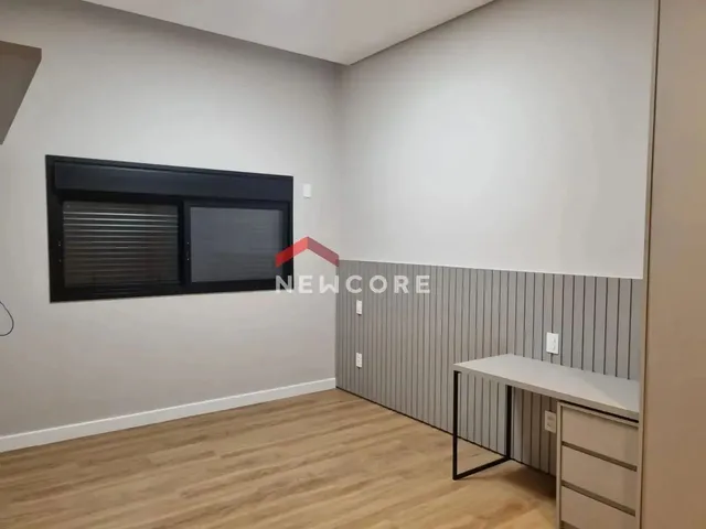 Imagem: A casa possui 4 Dormitórios, 4 Suítes, 4 Banheiros, 4