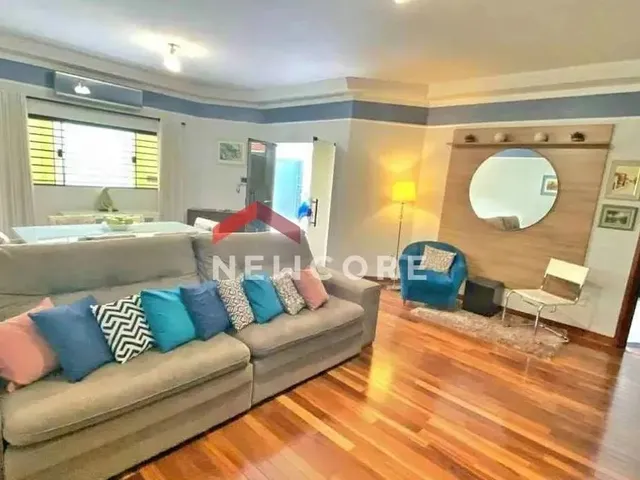 Imagem: A casa possui 4 Dormitórios, 2 Suítes, 4 Banheiros, 4