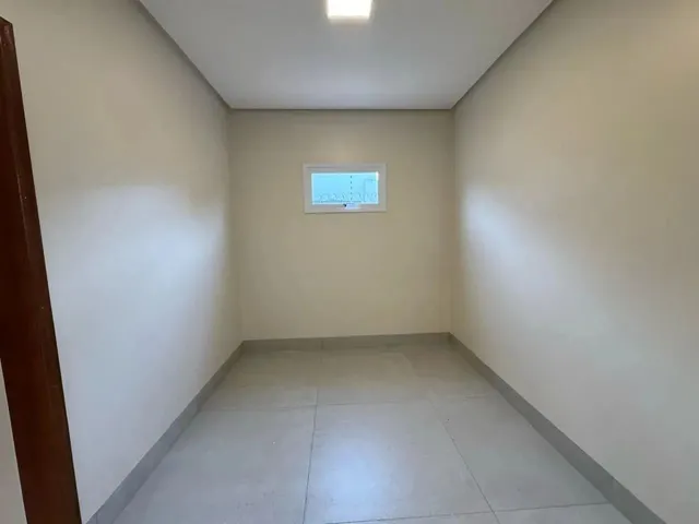 Imagem 9: Vende-Se Casa com Três Quartos na 1503 Sul