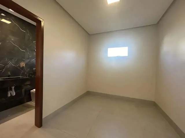 Imagem 15: Vende-Se Casa com Três Quartos na 1503 Sul