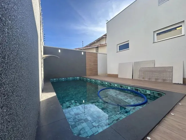 Imagem 2: Vende-Se Casa com Três Quartos na 1503 Sul
