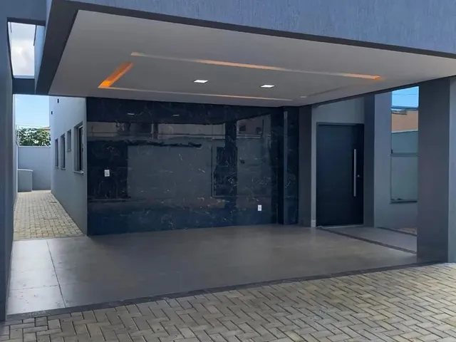 Imagem: Belíssima Casa para Venda Quadra na 604