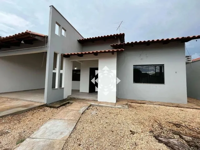 Imagem: Casa com 6 Dormitórios À Venda, 195 M²