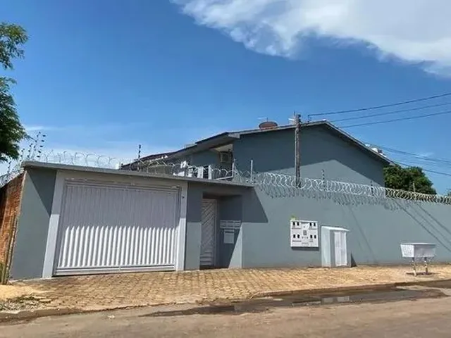 Imagem: Sobrado com 4 Dormitórios À Venda, 193