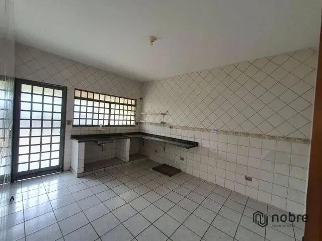 Imagem 5: Sobrado com 4 Dormitórios À Venda, 193 M² por R$ 490.000,00 - Plano Diretor Sul