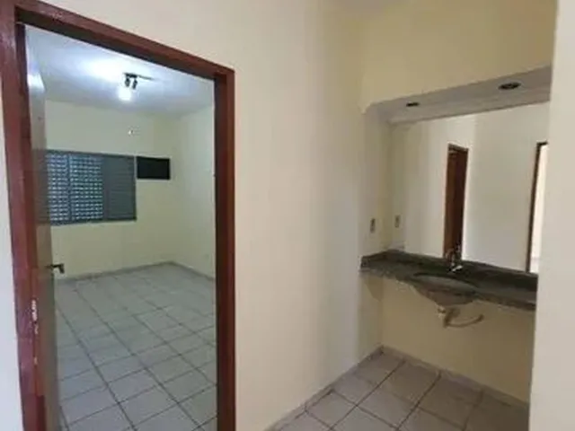 Imagem 13: Sobrado com 4 Dormitórios À Venda, 193 M² por R$ 490.000,00 - Plano Diretor Sul