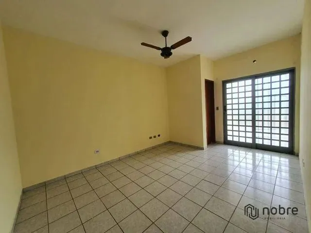 Imagem 3: Sobrado com 4 Dormitórios À Venda, 193 M² por R$ 490.000,00 - Plano Diretor Sul