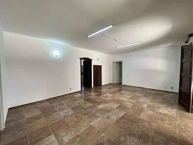 Imagem 10: Casa para Aluguel, 5 Quartos, 2 Suítes, 8 Vagas, São Luiz - Belo Horizonte/Mg