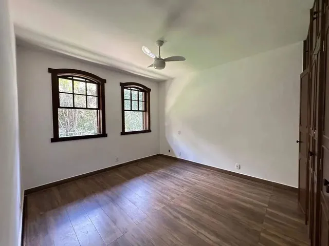 Imagem 8: Casa para Aluguel, 5 Quartos, 2 Suítes, 8 Vagas, São Luiz - Belo Horizonte/Mg