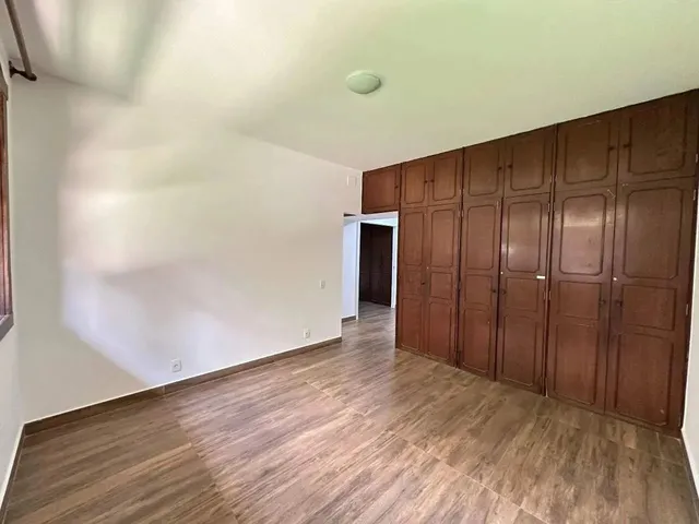 Imagem 3: Casa para Aluguel, 5 Quartos, 2 Suítes, 8 Vagas, São Luiz - Belo Horizonte/Mg