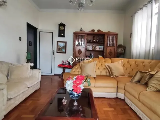 Imagem: Casa Ampla À Venda com 4 Quartos e Uma