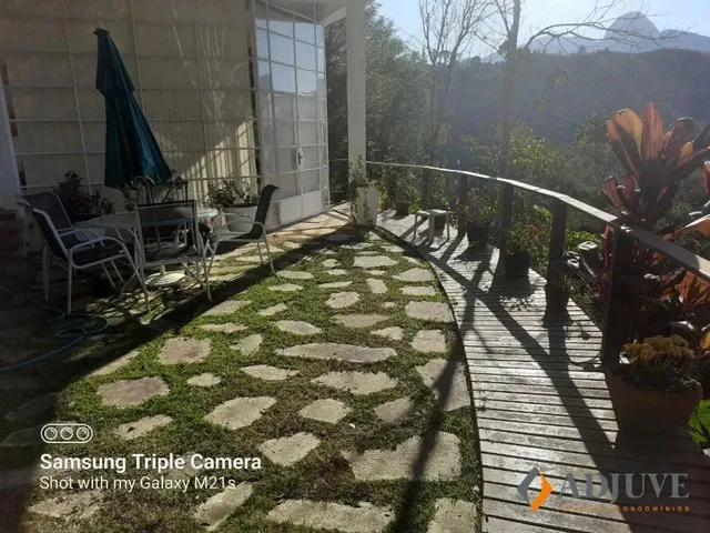 Imagem: Casa Bem Construída, com Salão Envidraçado