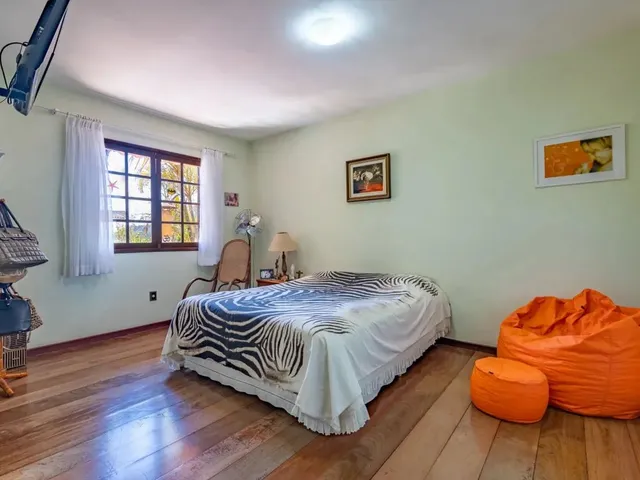 Imagem 3: Casa com 4 Quartos em Samambaia, Petrópolis