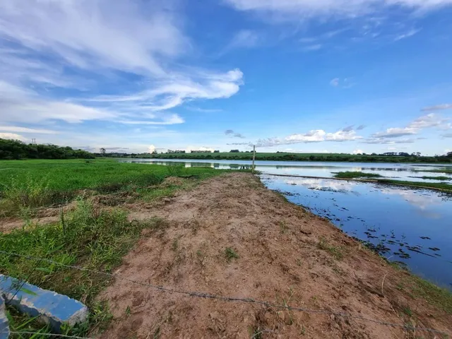 Imagem: Rancho de 1 Hectare com Pé na Água - Mendonça