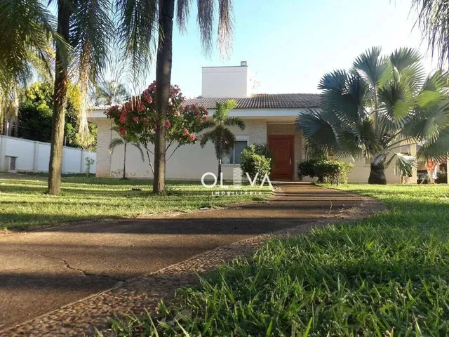 Imagem: A fazenda possui 5 Dormitórios, 4 Banheiros, 1.100m² de