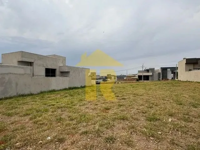 Imagem: Terreno À Venda em Condomínio no Residencial