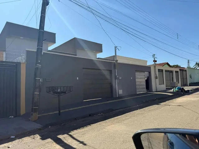 Imagem: Casa 3 Qtos, Prox a Avenida Center e Jardins