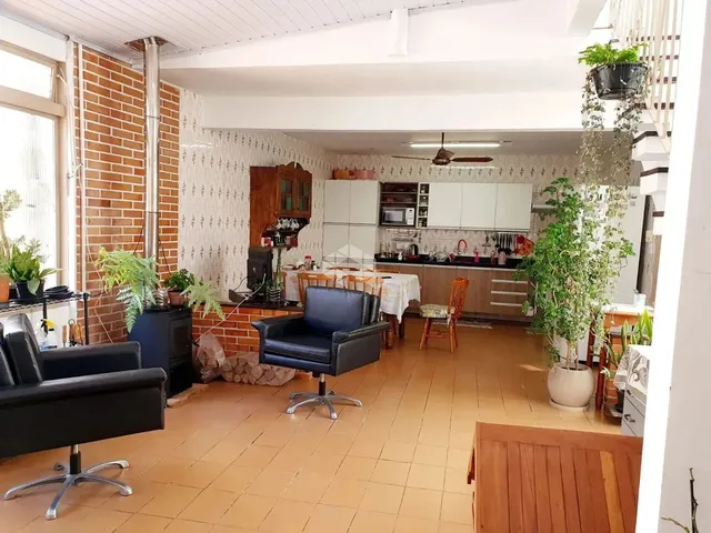 Imagem: Casa a Venda com 4 Quartos e 3 Vagas no