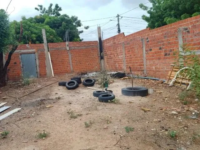 Imagem 5: Vendo Casa com Dois Terrenos na santa Maria da Codipe