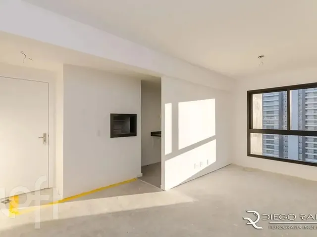 Imagem: O apartamento possui 2 Dormitórios, 1 Suíte, 2 Banheiros,