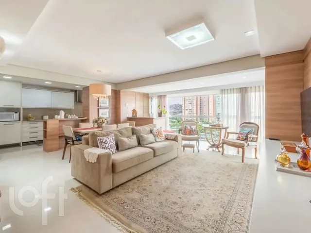 Imagem: O apartamento possui 3 Dormitórios, 1 Suíte, 4 Banheiros,