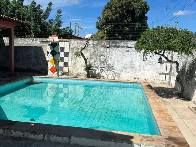 Imagem: Casa Grande com Piscina