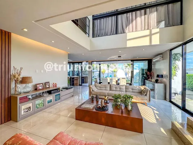 Imagem: Casa Duplex em Condomínio com 4 Suítes