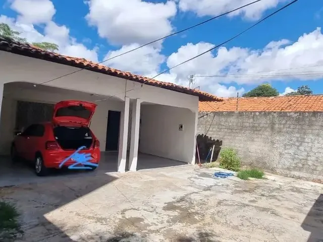 Imagem: Casa com Terreno Amplo no Bairro Macaúba
