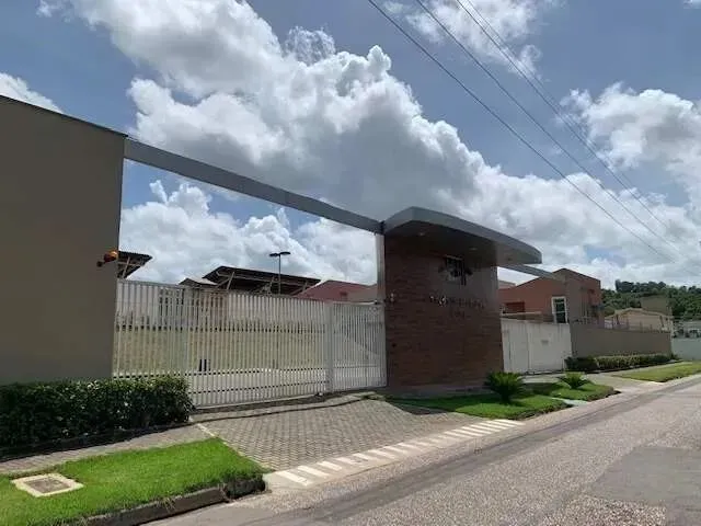 Imagem: Casa de Alto Padrão À Venda no Bairro