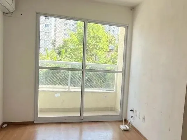 Imagem: O apartamento possui 2 Dormitórios, 1 Banheiro, 1 Vaga na