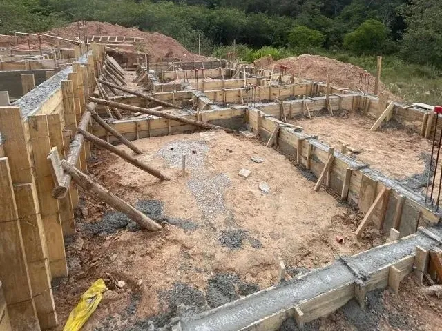 Imagem 5: Casa Solta com Suíte e Garagem, em Obra Nova Chama Que Sai Negócio