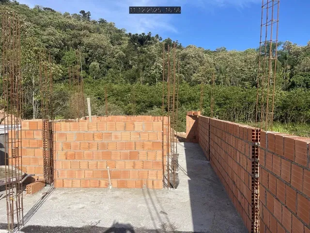 Imagem 3: Casa Solta com Suíte e Garagem, em Obra Nova Chama Que Sai Negócio