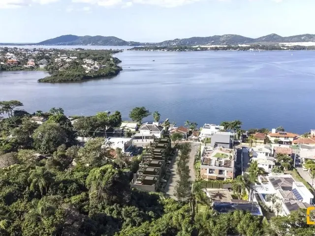 Imagem: Casa em Construção em Condomínio - Canto